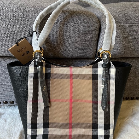 New Burberry Tote Canterbury House Check Derby Canvas Black Leather shou… - Picture 2 of 13